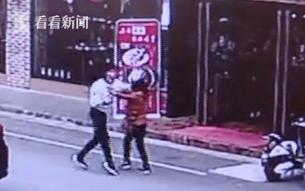 餐廳女員工遲到1分鐘被辭退，還被負(fù)責(zé)人猛踹、狠扇耳光