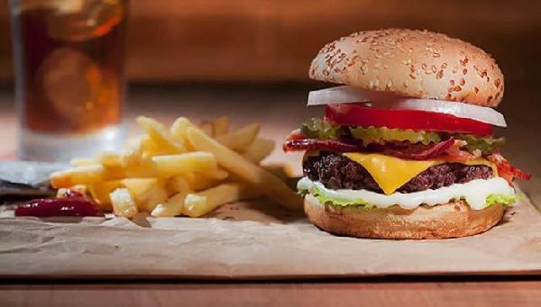 麥當勞掀起價格戰(zhàn)！低價策略真的能創(chuàng)造奇跡嗎？