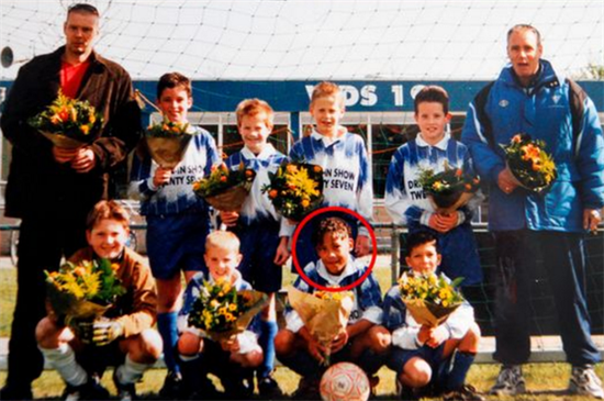 10年前他在餐廳洗碗，老板勸他放棄踢球，今天他是史上最貴的后衛(wèi)|餐飲界