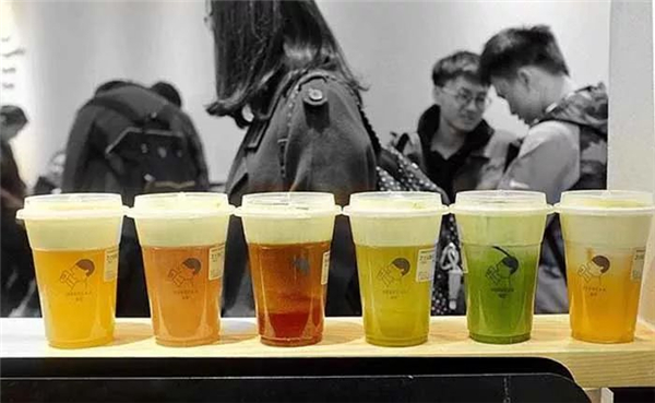 進商場、做營銷、拉投資......“喜茶們”真的很忙！|餐飲界