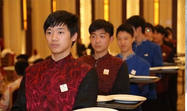 餐飲店長(zhǎng)的苦惱：對(duì)員工太嚴(yán)留不住人，太松又管不好，怎么辦？