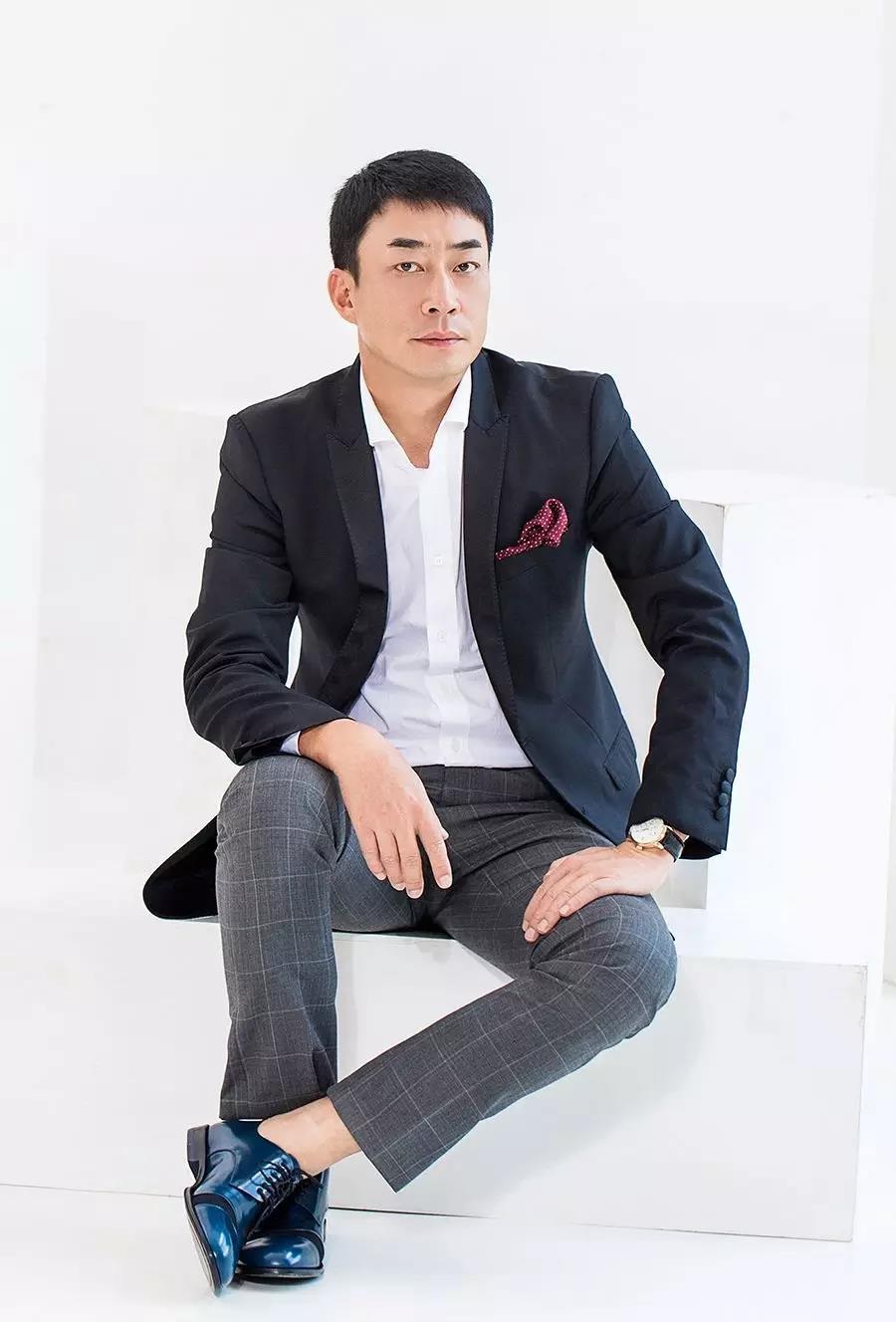 他開8種不同業(yè)態(tài)餐廳，每一家都很火，他到底靠什么？