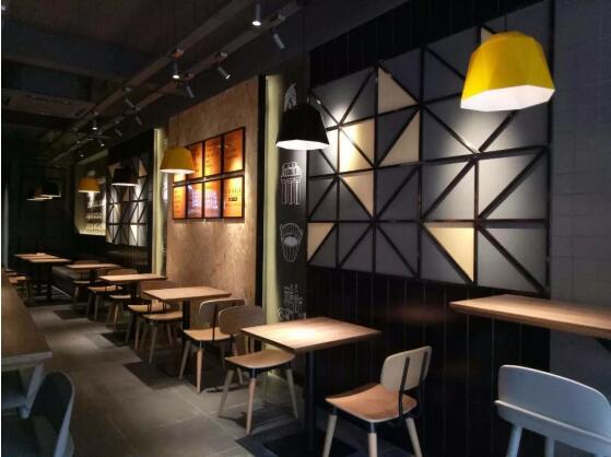 不正常背后有邏輯，走進玉華煲仔王