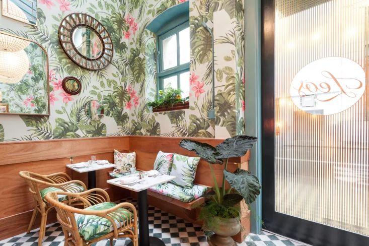 What？美國(guó)上萬(wàn)家餐廳集體進(jìn)行改造，植物壁紙成餐廳設(shè)計(jì)主流趨勢(shì)