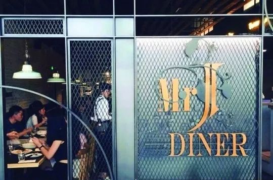 這很公平：明星演員的餐廳紛紛倒閉，因?yàn)轭櫩陀媚_投票