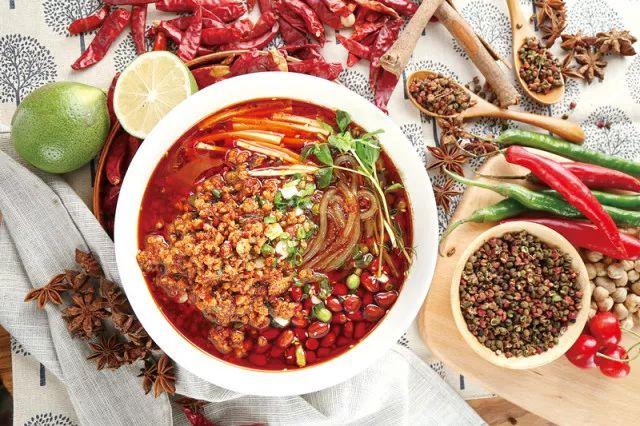 獲千萬級融資，粉絲過百萬！網(wǎng)紅美女把酸辣粉賣到全世界！