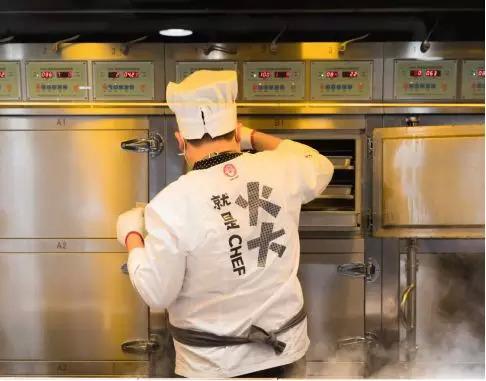 十年，三次升級，看72街創(chuàng)始人周明如何在標準化快餐中尋找突破？