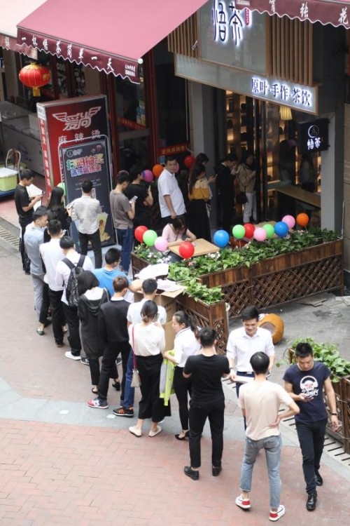 揭秘悟茶半年1000家店，持續(xù)火爆排隊(duì)背后深層次原因