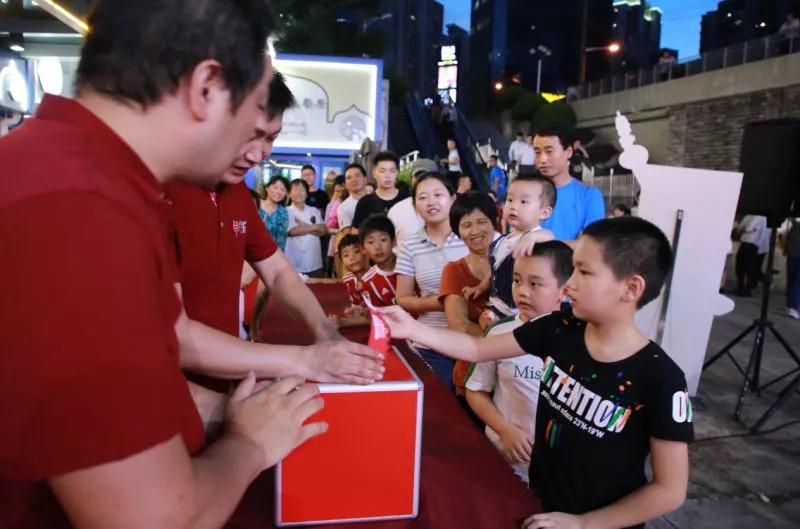 這個(gè)燒烤品牌靠造節(jié)，1天內(nèi)接待量破萬