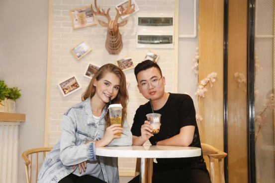 看茶飲界“流量擔當”鹿角戲如何以創(chuàng)意美學掀起行業(yè)革命｜案例