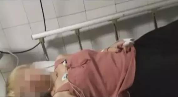 餐廳服務(wù)員誤把“環(huán)保油”當(dāng)茶水，顧客食用后病危|餐飲界