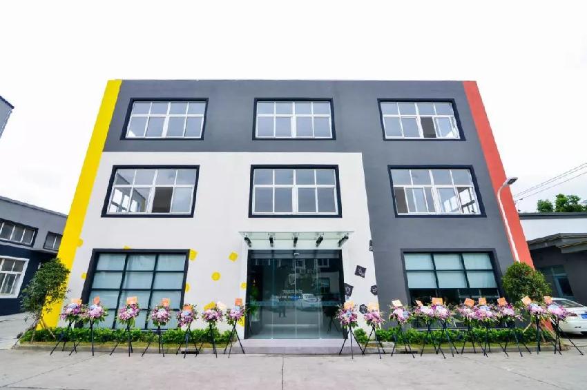 無奈宣布裁員，瑞幸和連咖啡已迫近星巴克腹地？