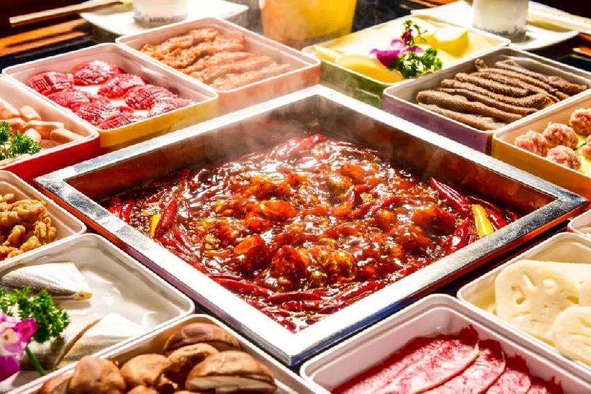 餐飲界“打工女皇”，從服務員到身價30億，她說人生沒有不可能！