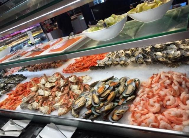 自助餐老板：我們餐廳會吃倒？只要有人喜歡吃海鮮，我就能賺翻！