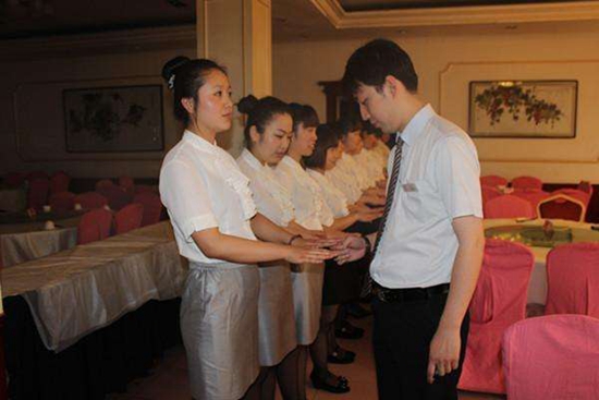 怎樣才能做一個(gè)餐廳的好領(lǐng)班？