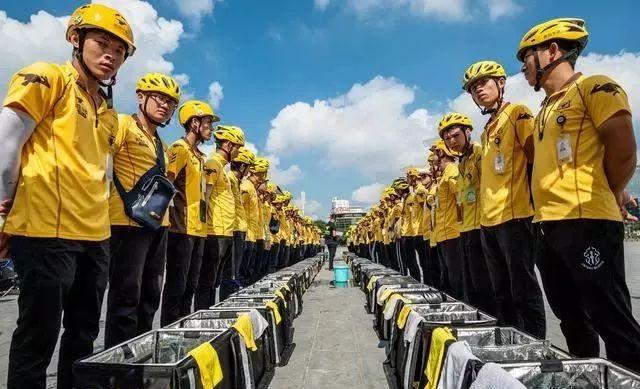 做餐飲外賣 討好送餐小哥比討好顧客更重要！