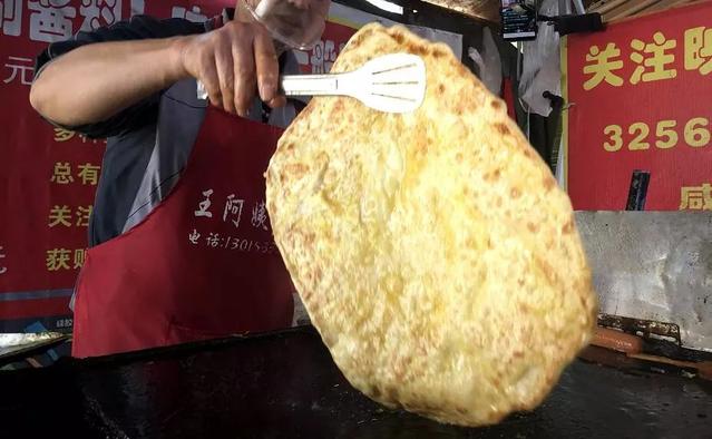 每天工作8個(gè)小時(shí)，賣200多個(gè)灌餅，月入4萬(wàn)還買了兩套房！