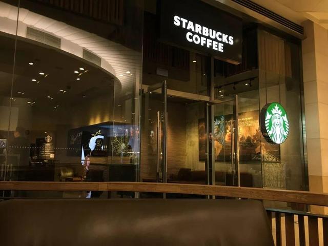 理想≠現(xiàn)實，星巴克外賣銷量少得可憐|餐飲界