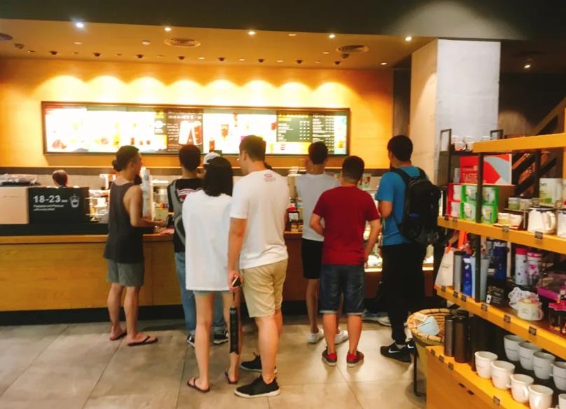 茶、咖不分家！喜茶與星巴克的成功有何共性？｜餐見