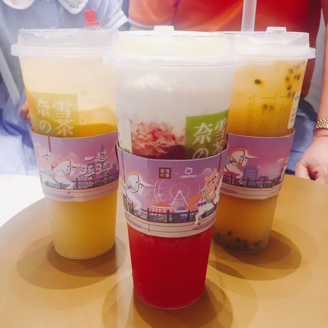 奈雪完成近億美金新融資；西貝因茶位費遭投訴；上海一男子因吃河豚成植物人