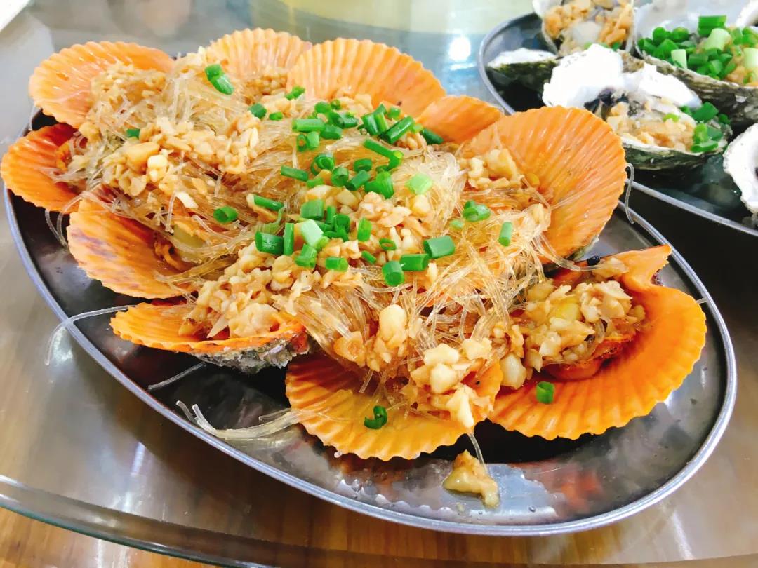 餐飲大事件201期｜瑞幸咖啡開賣口紅、面膜；必勝客或關(guān)店300家；海底撈進(jìn)軍“團(tuán)餐”|餐飲界