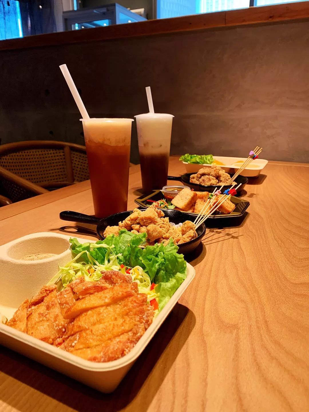 餐飲大事件223期 | 胡潤(rùn)全球富豪榜發(fā)布，海底撈夫婦財(cái)富達(dá)2450億元、廣州酒家股東集體減持|餐飲界