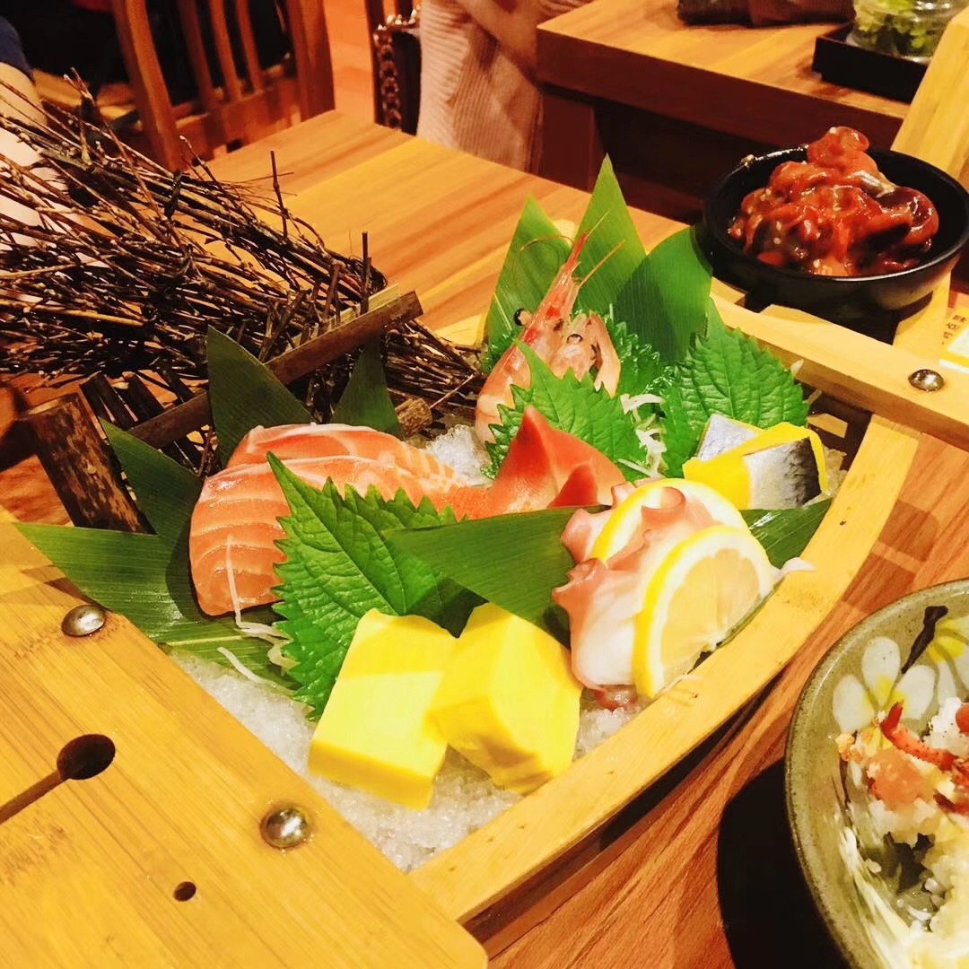 餐飲大事件220期 |瑞幸咖啡重新放開加盟、阿里巴巴本地生活全資收購美味不用等、Angelababy官宣成都開火鍋店|餐飲界