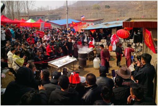 3元一碗“拉面哥”網(wǎng)絡爆紅！背后的營銷邏輯是什么？|餐見