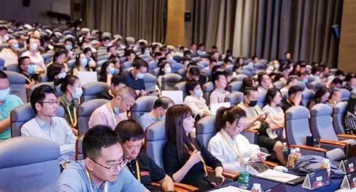 第14屆“數(shù)智-迭代” 2021中華餐飲雙創(chuàng)論壇暨2021中華餐飲創(chuàng)新榜評(píng)選啟動(dòng)儀式圓滿成功！