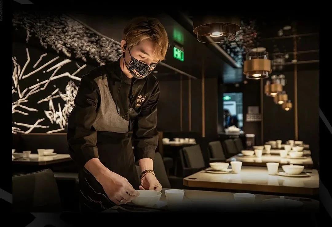 餐飲大事件236期 | 小龍蝦跌出歷史最低價、“太二”推川菜子品牌“太二前傳”、上海21家假CoCo被查|餐飲界