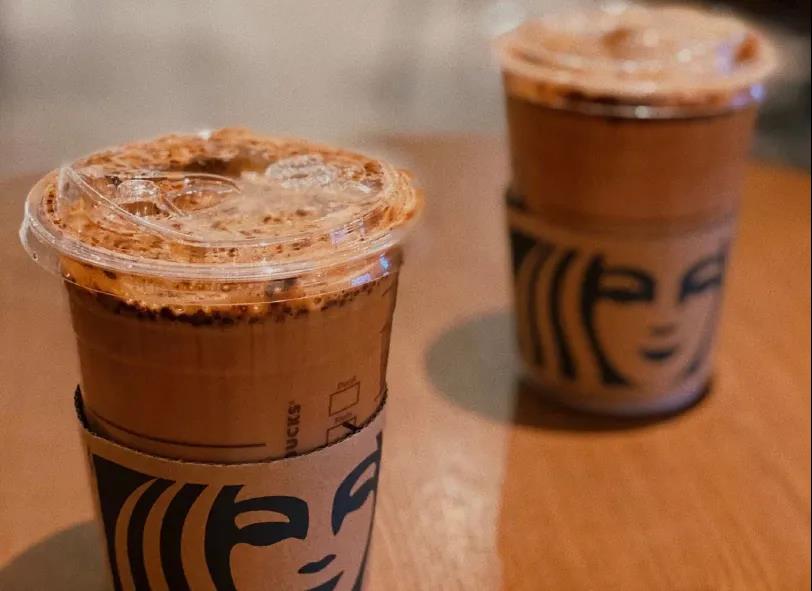 用咖啡收割中國市場？星巴克、瑞幸、Tims們的生死時速！