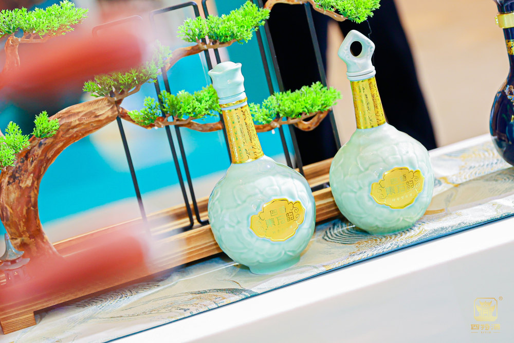 月滿佳節(jié)，香飄萬家，在四特酒中品中秋之味