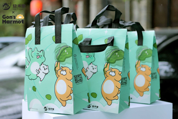 益禾堂請(qǐng)吃席出圈，密子君、全炫丸……吃辣星人都來(lái)了！