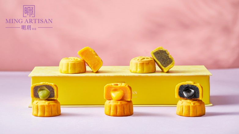 九月必做的一件事，就是帶明玥月餅回家過中秋！