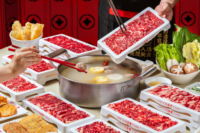 一人食火鍋“受害者”爆火后，八合里火鍋官方回應(yīng)來了|餐飲界