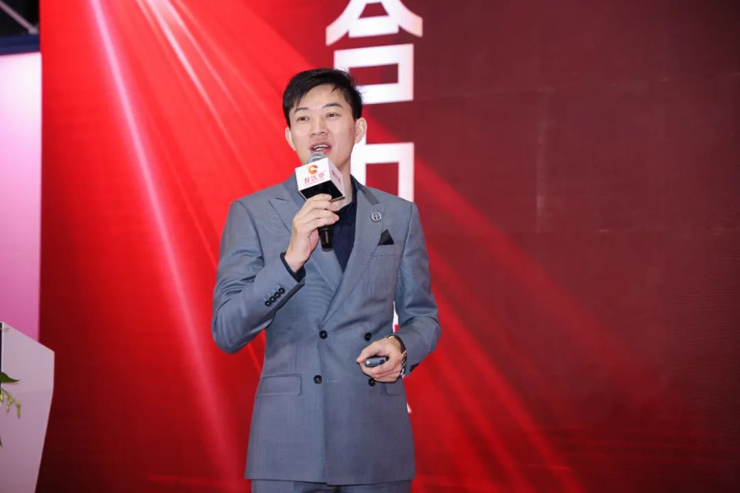 從30㎡粥鋪到1400+連鎖門(mén)店，曼玲粥如何用“一碗粥”破解內(nèi)卷密碼？|餐飲界