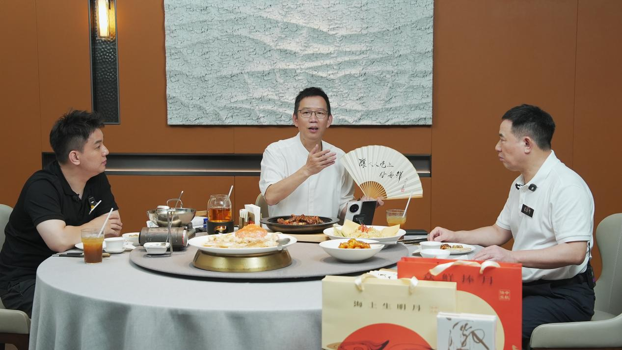 吳曉波探店徐記海鮮：在5萬億餐飲紅海中，讀懂“難而正確”的長期主義